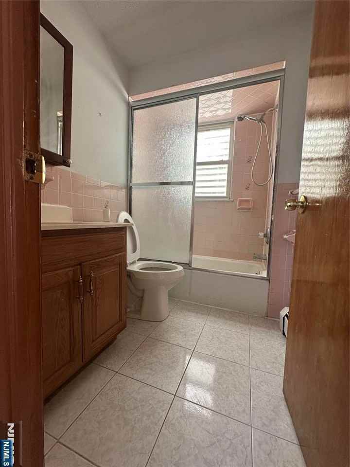 404 S 3rd St ##2 - Photo 2 of 9