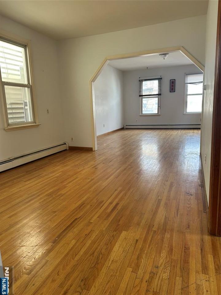 404 S 3rd St ##2 - Photo 7 of 9