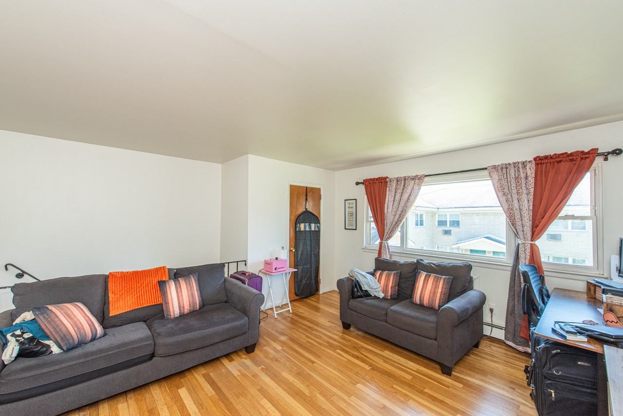 20 Halsey Ave - Photo 3 of 9
