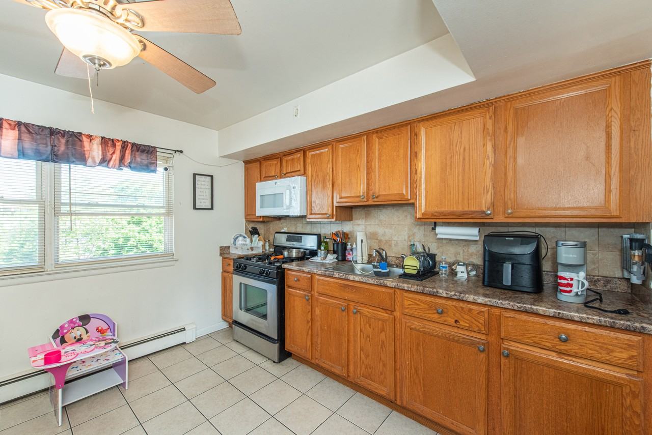 20 Halsey Ave - Photo 6 of 9