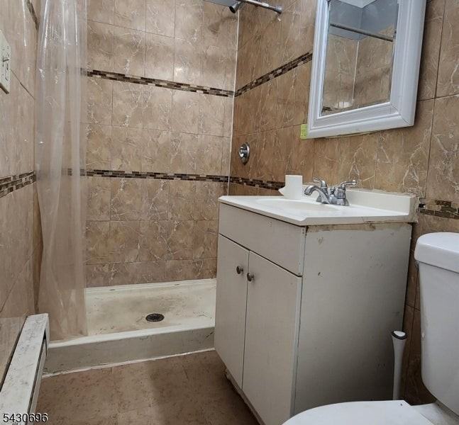 423 2nd St - Photo 4 of 10