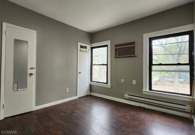 423 2nd St - Photo 6 of 10