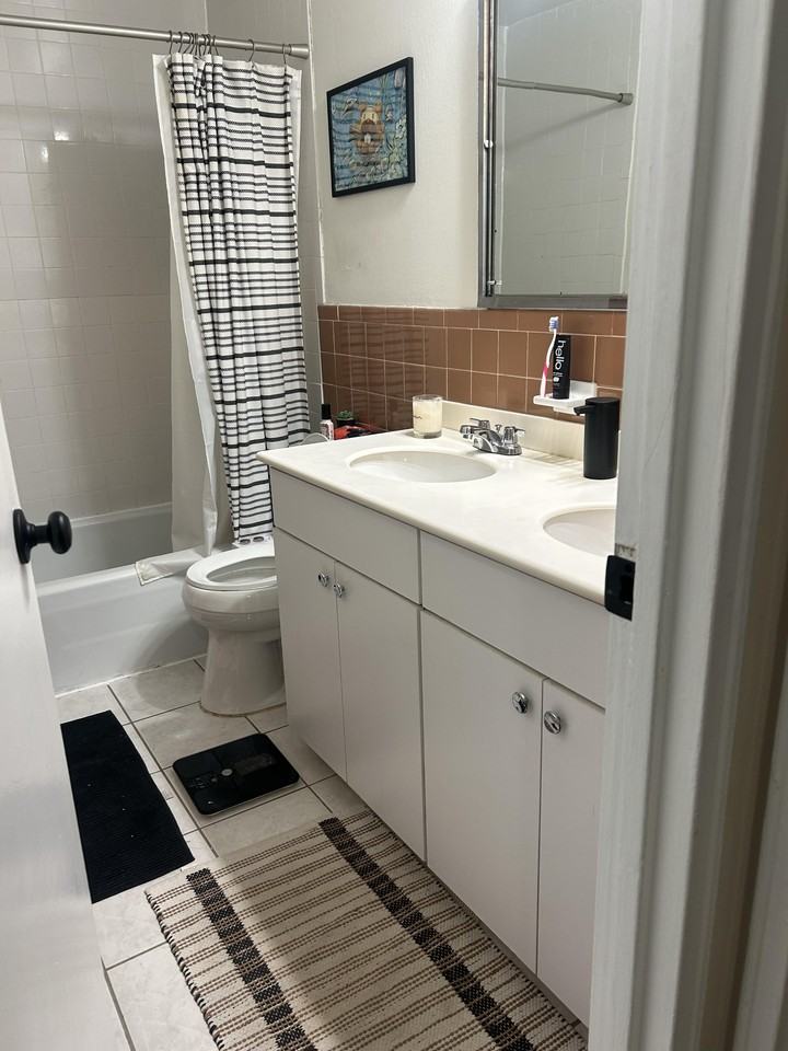 2305 Wilshire Ln - Photo 7 of 13