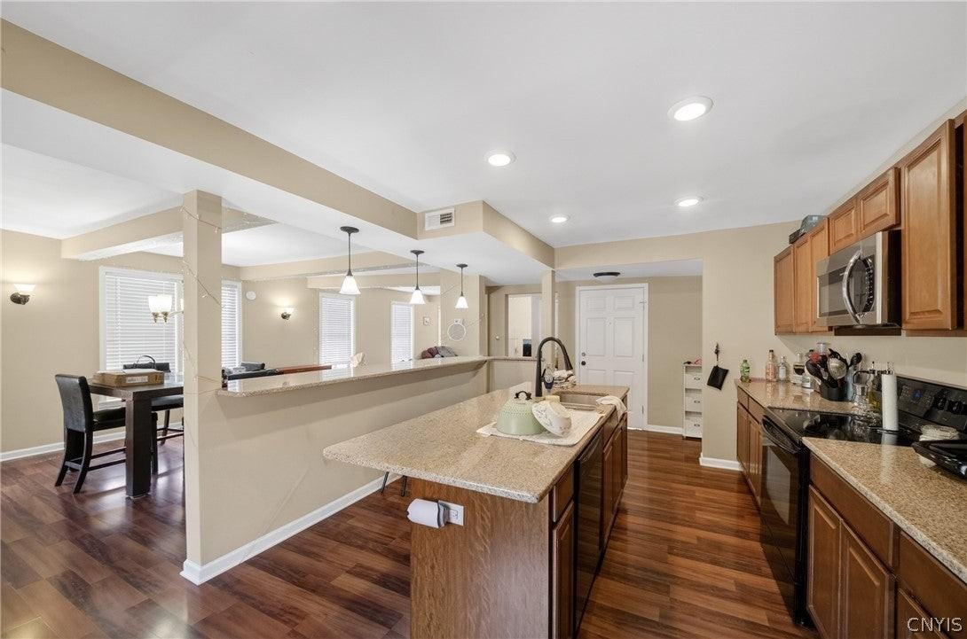447 E Washington St - Photo 6 of 22