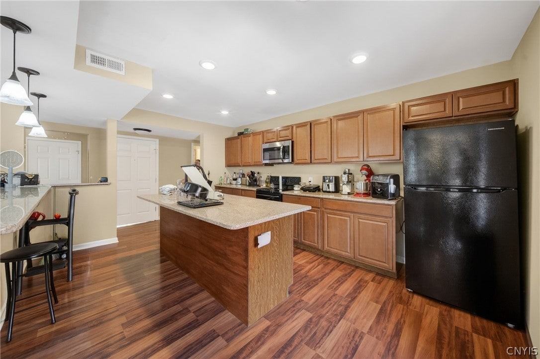 447 E Washington St - Photo 7 of 22
