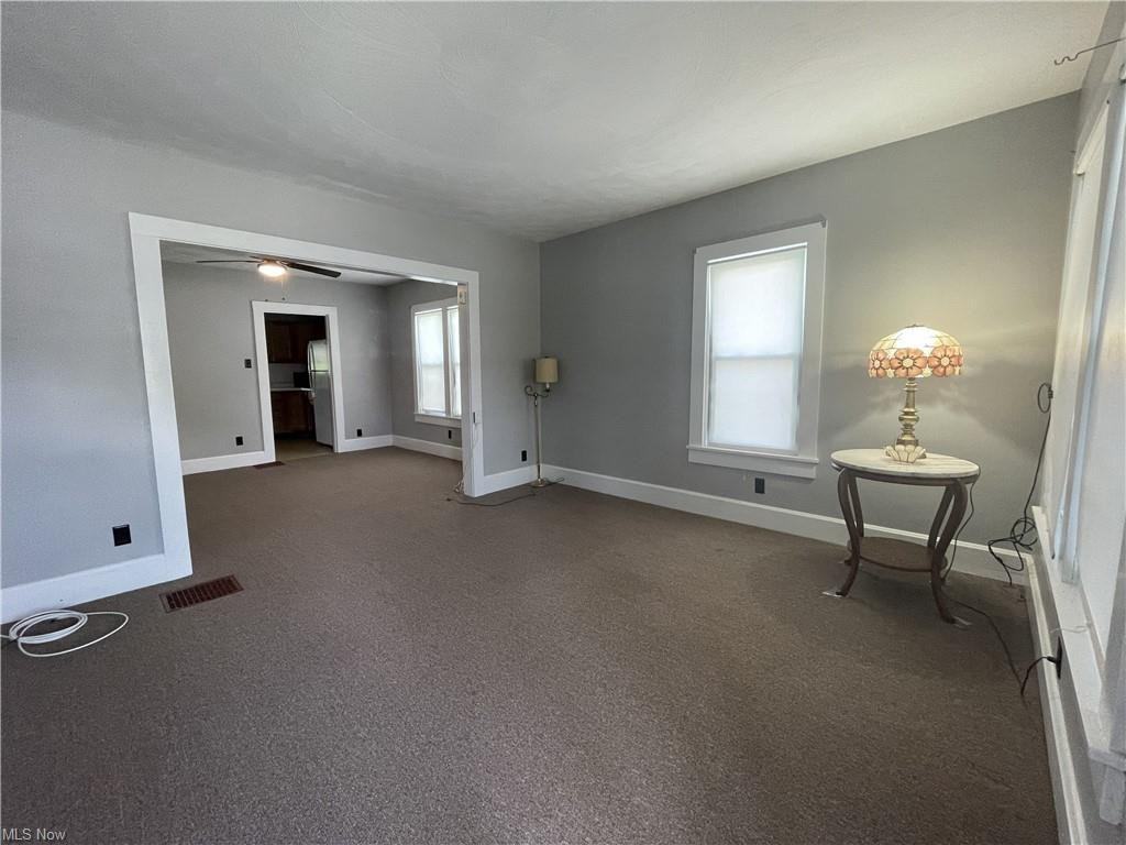 304 Dewey Ave - Photo 4 of 11