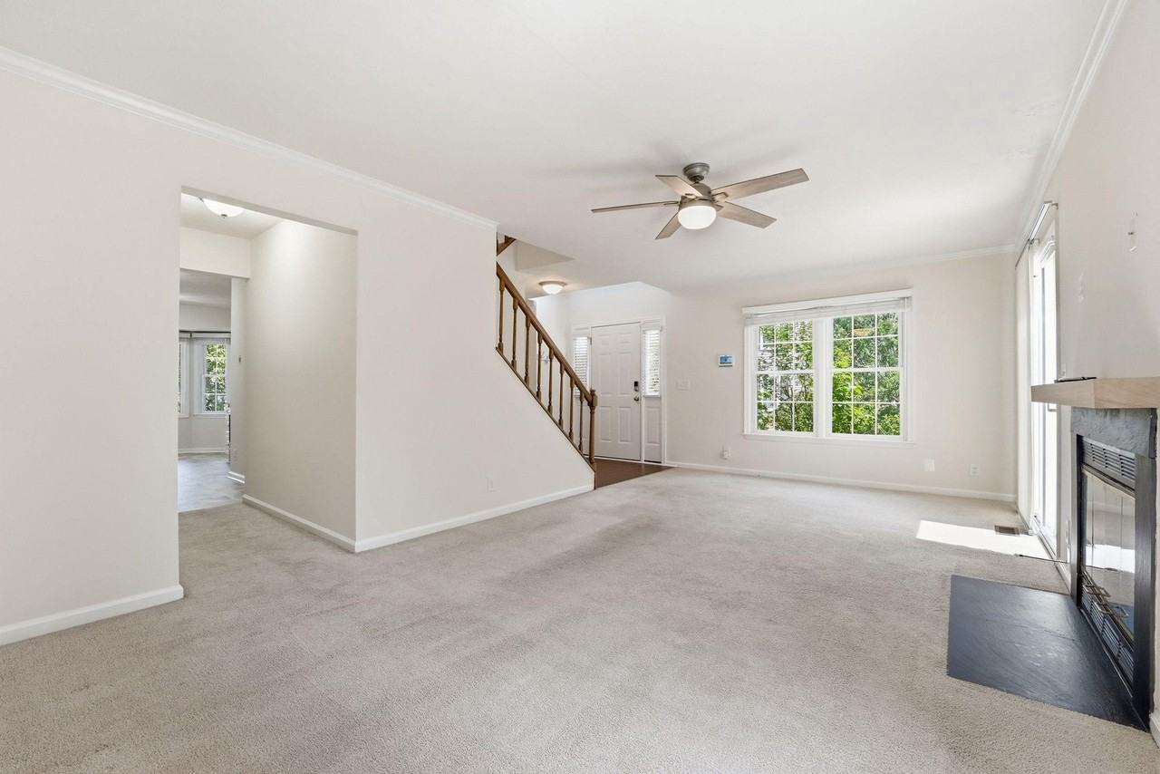 719 Arbor Ct - Photo 4 of 13
