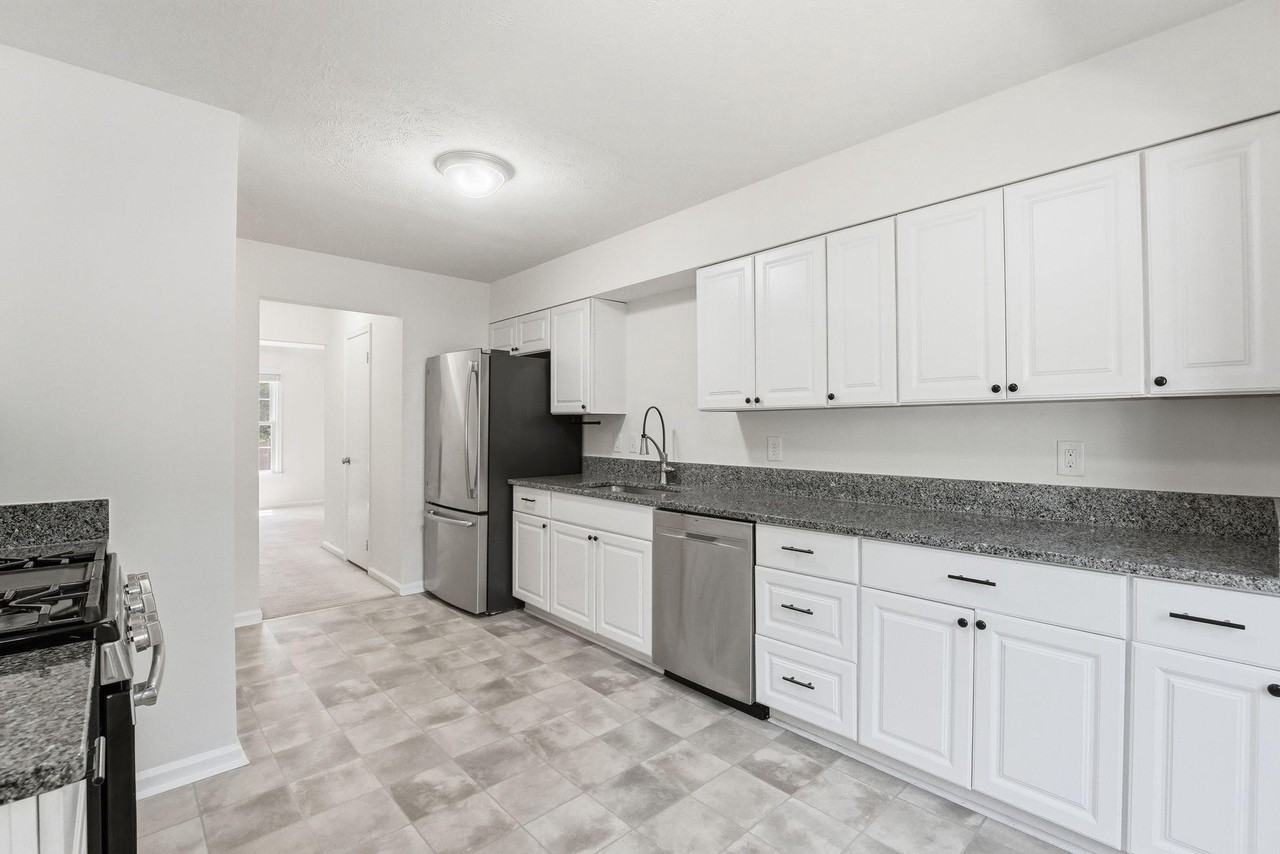 719 Arbor Ct - Photo 6 of 13