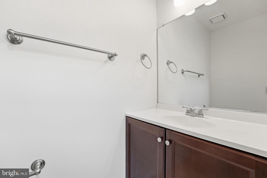 719 Arbor Ct - Photo 7 of 13