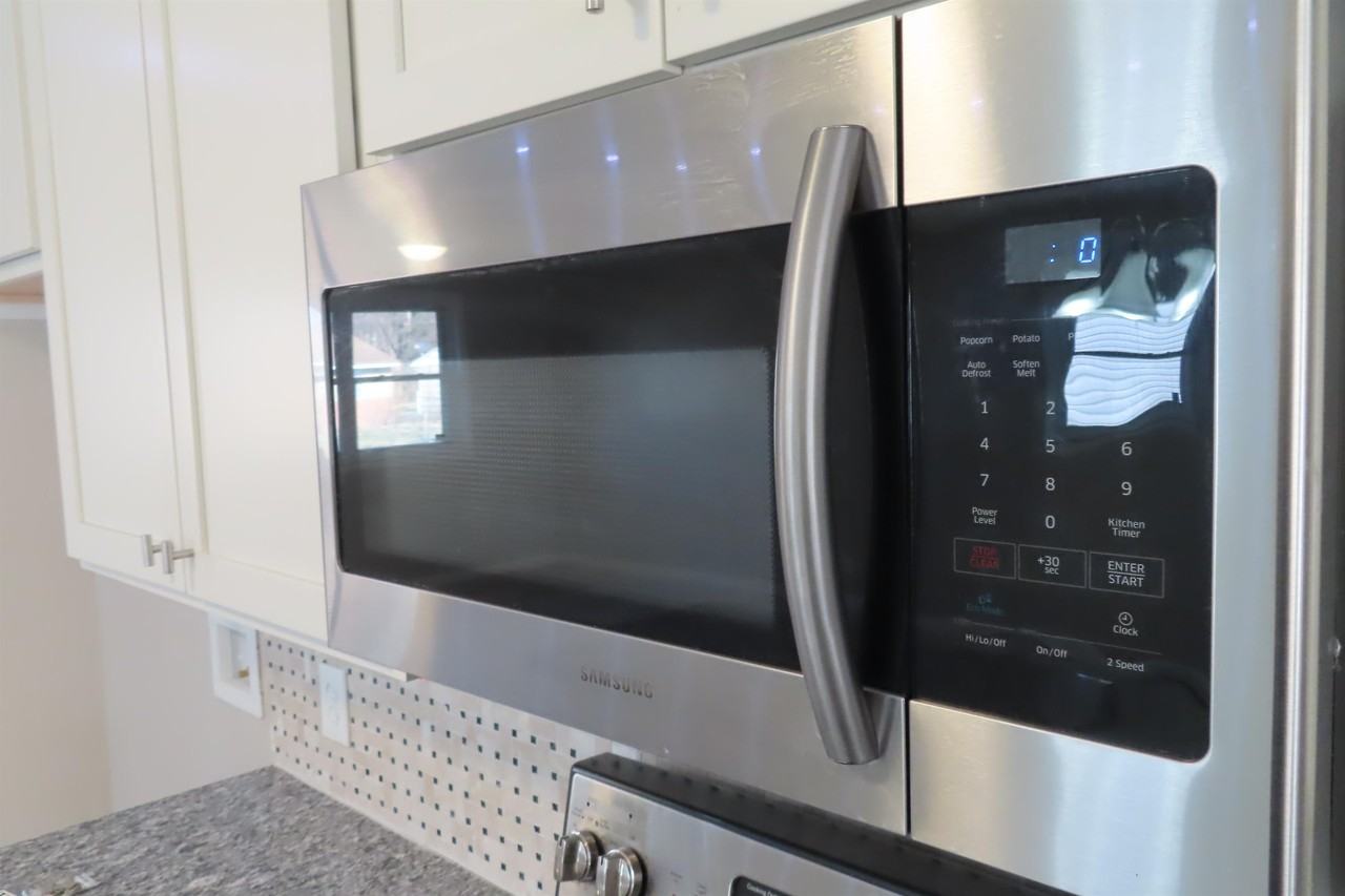 1681 Clyde Pl #1681 - Photo 5 of 45
