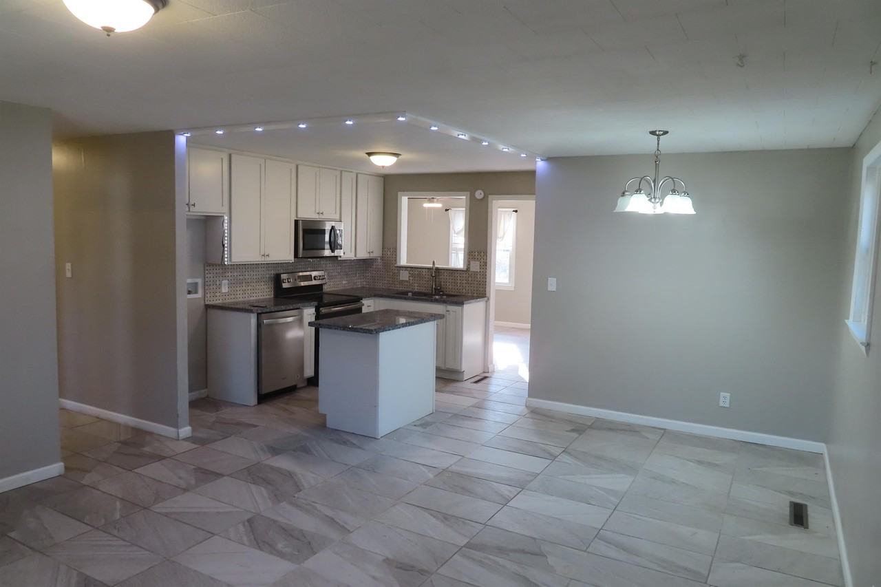 1681 Clyde Pl #1681 - Photo 7 of 45