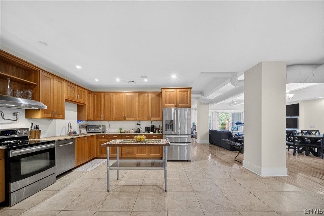 443 S Warren St - Photo 6 of 35