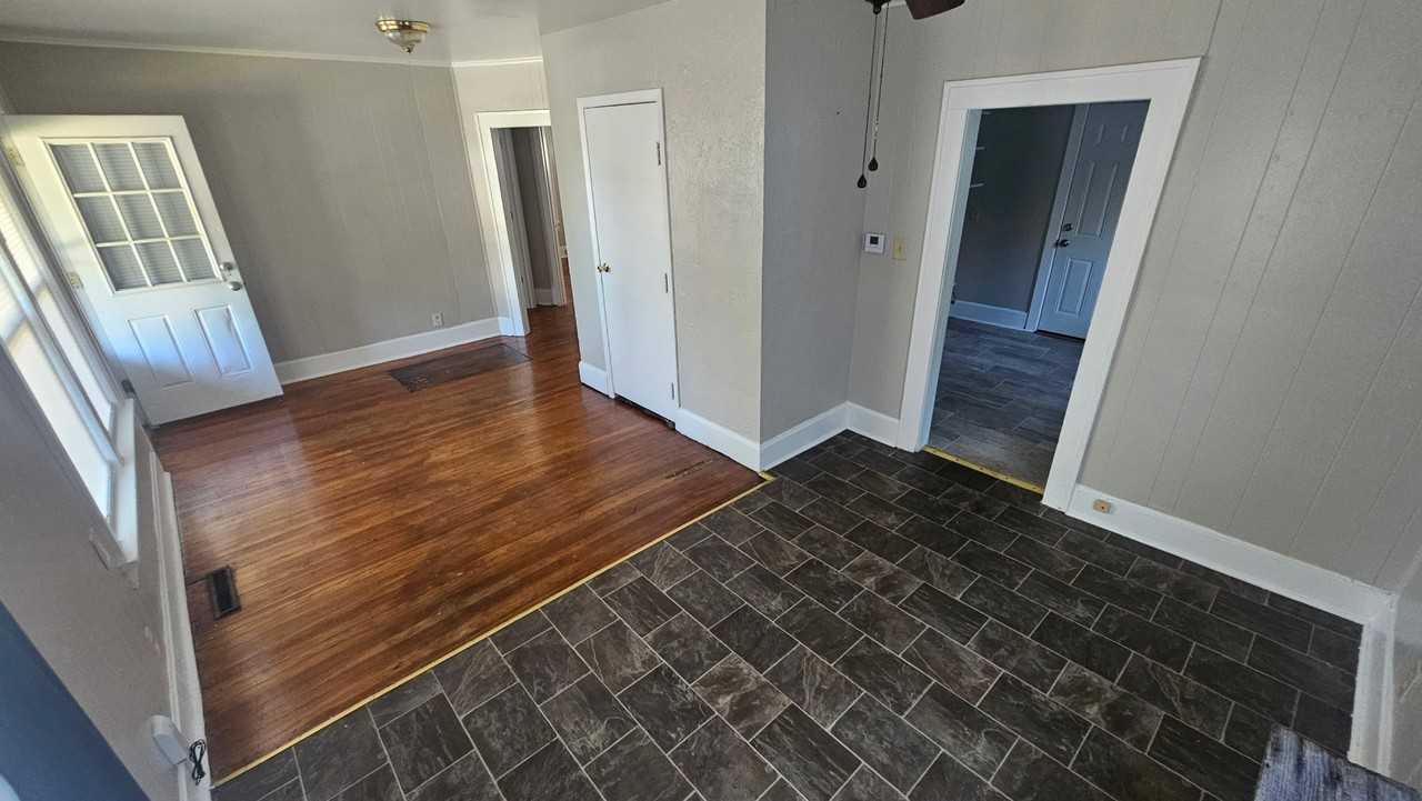 412 S Fort Ave #1 - Photo 3 of 9