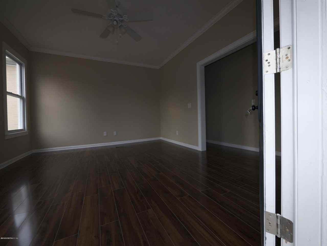 211 E 4th St - Photo 4 of 50
