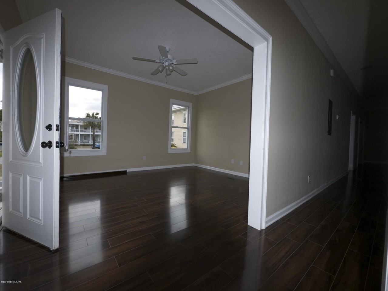 211 E 4th St - Photo 5 of 50