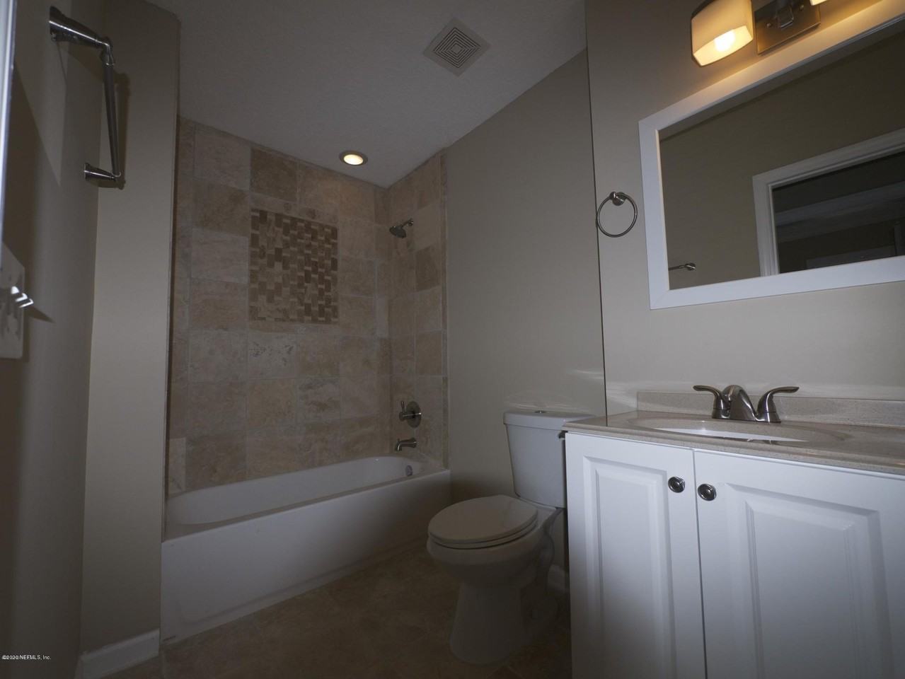 211 E 4th St - Photo 7 of 50