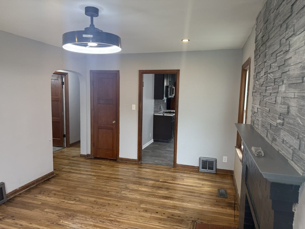 1050 Bulen Ave #1050 - Photo 2 of 49