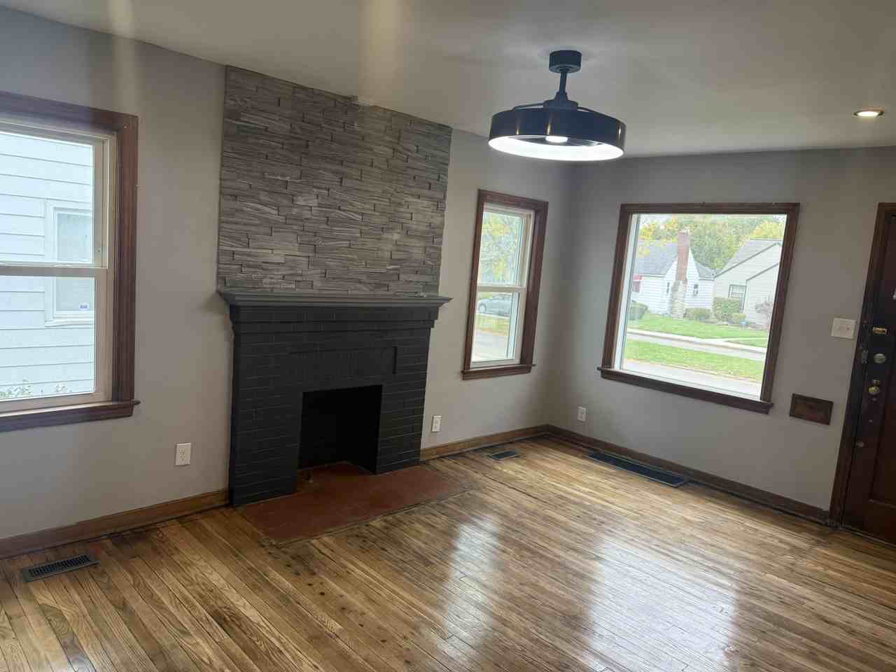 1050 Bulen Ave #1050 - Photo 5 of 49