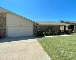 featured image of 1420 Windsor Dr #1