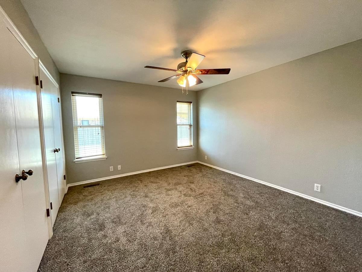 1420 Windsor Dr #1 - Photo 7 of 27