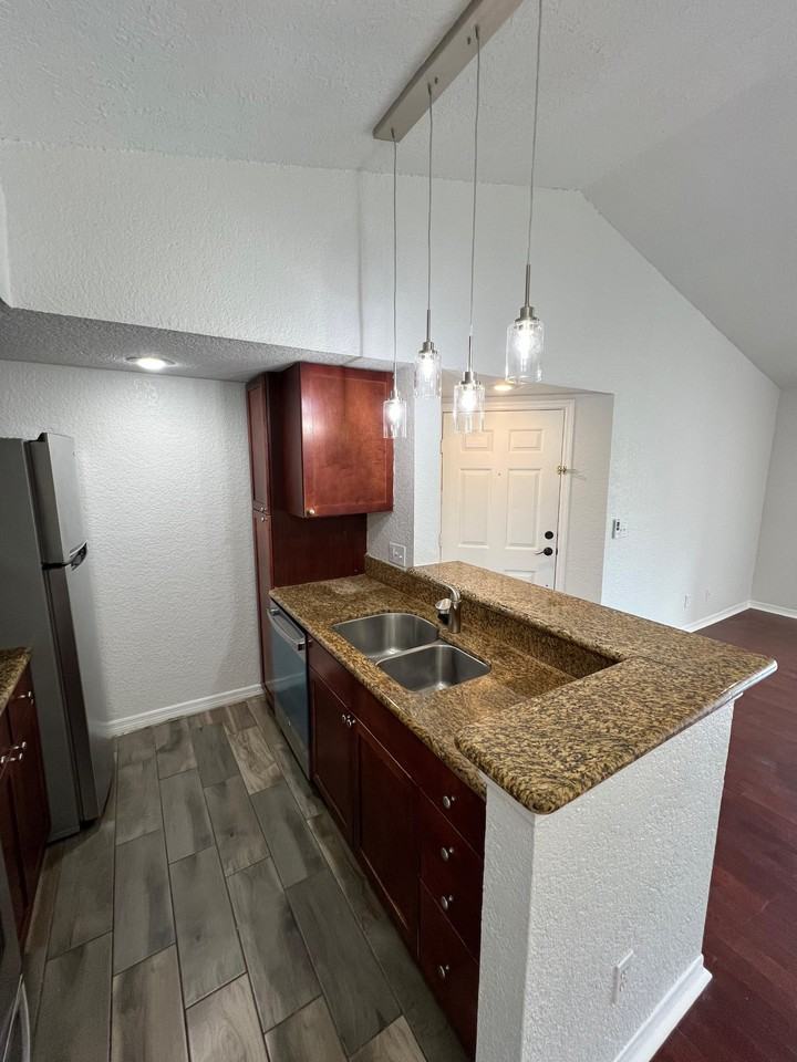 5168 Conroy Road - 33Unit 33, Building 16 #33 - Photo 5 of 28