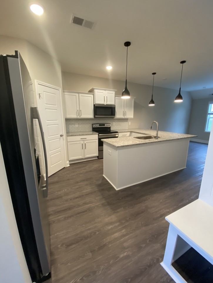 1024 Glenkirk Dr #C - Photo 3 of 20