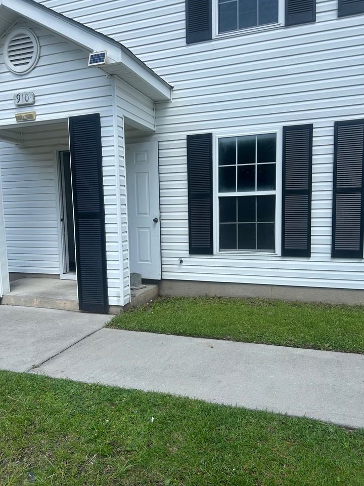 910 South Poplar DriveAPT D #D - Photo 3 of 3