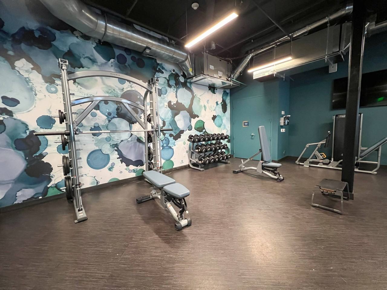 1313 W 40th St #401 - Photo 4 of 14