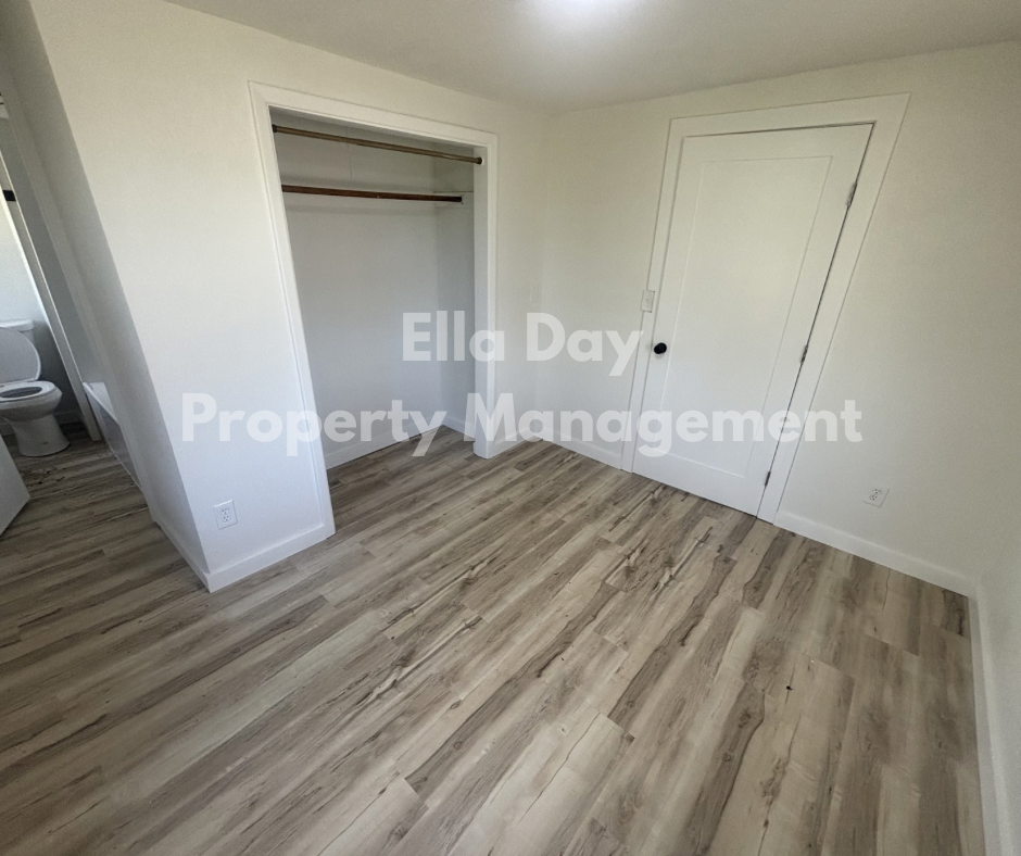 610 N Ash St #1 - Photo 2 of 5