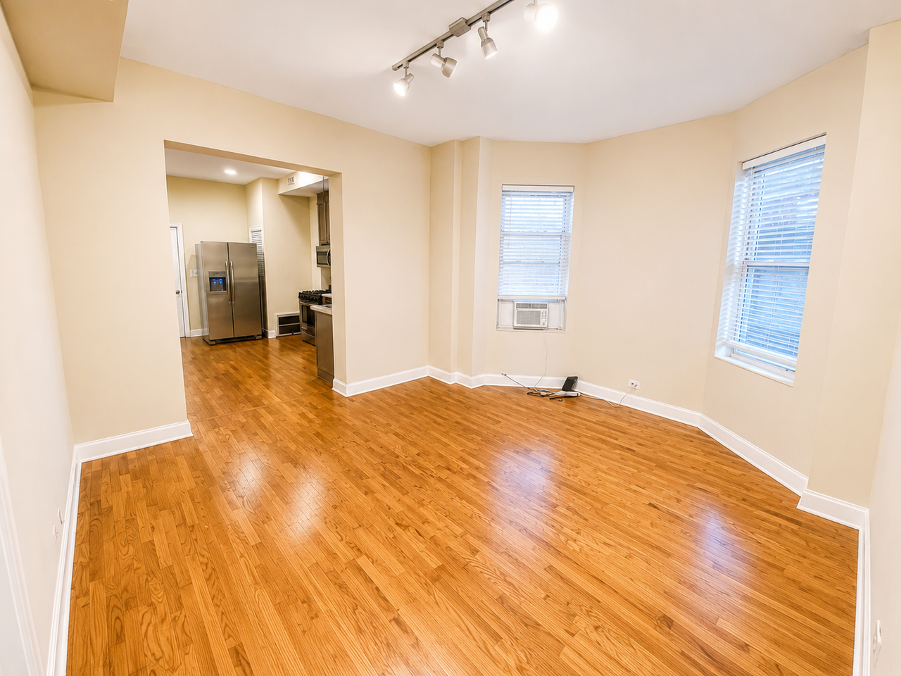 1411 West Erie Street ##3M - Photo 2 of 5