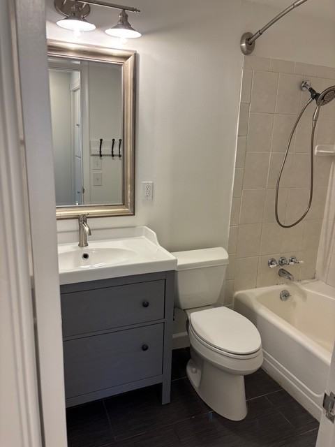 5525 Perry Ln #1 - Photo 6 of 9