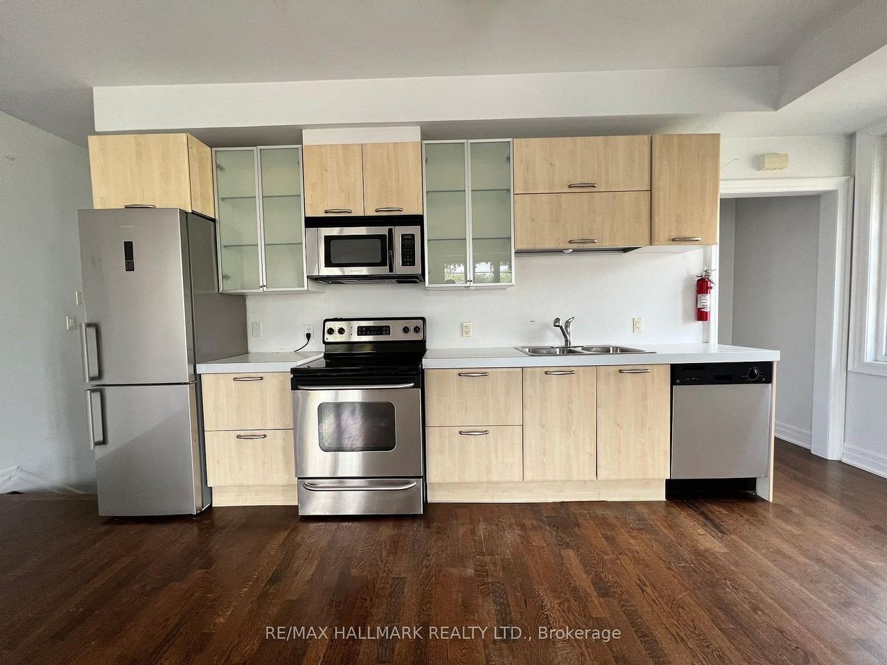 215 Heward Avenue - Photo 3 of 14