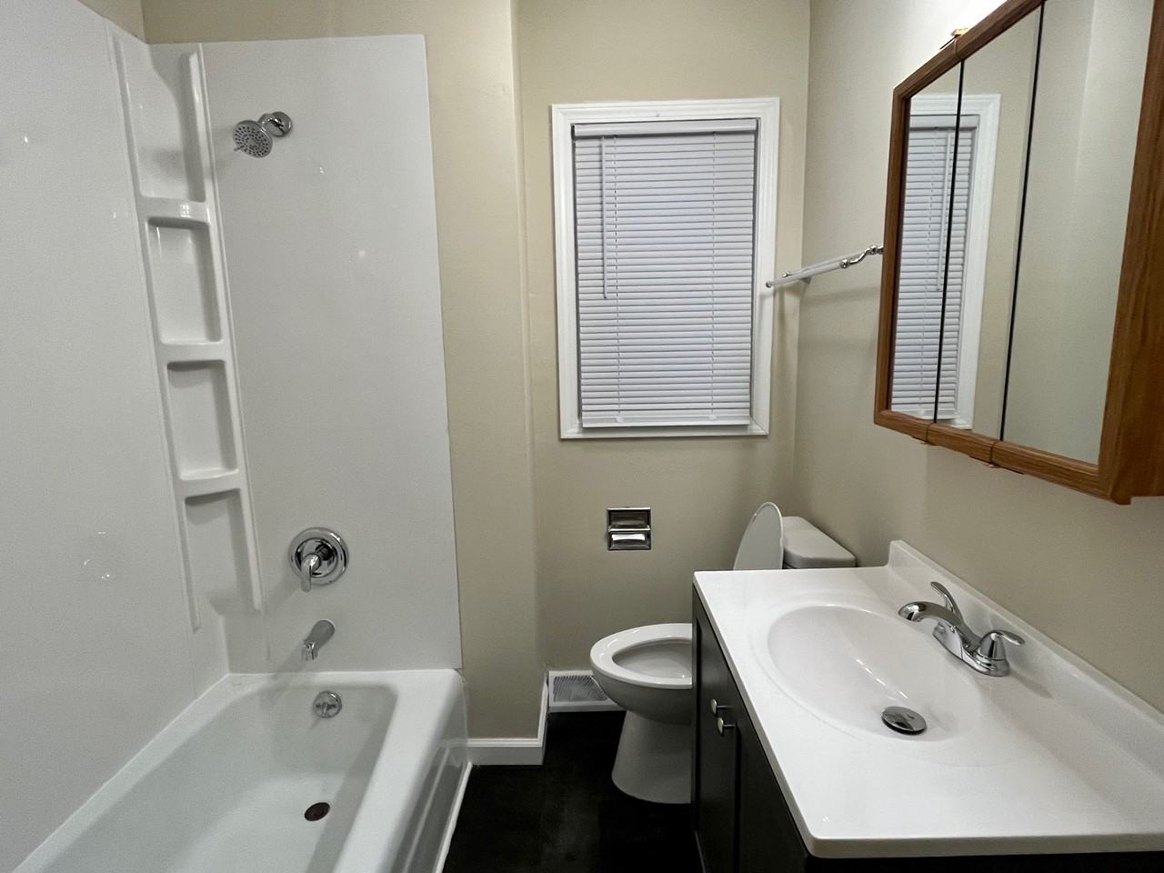 220 E Allen St #A - Photo 4 of 11