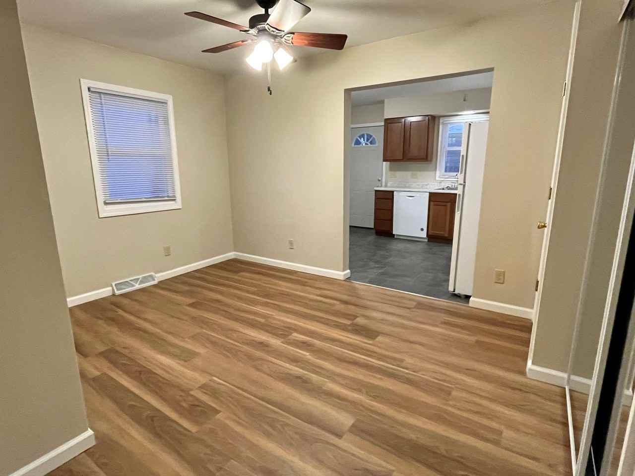 220 E Allen St #A - Photo 5 of 11