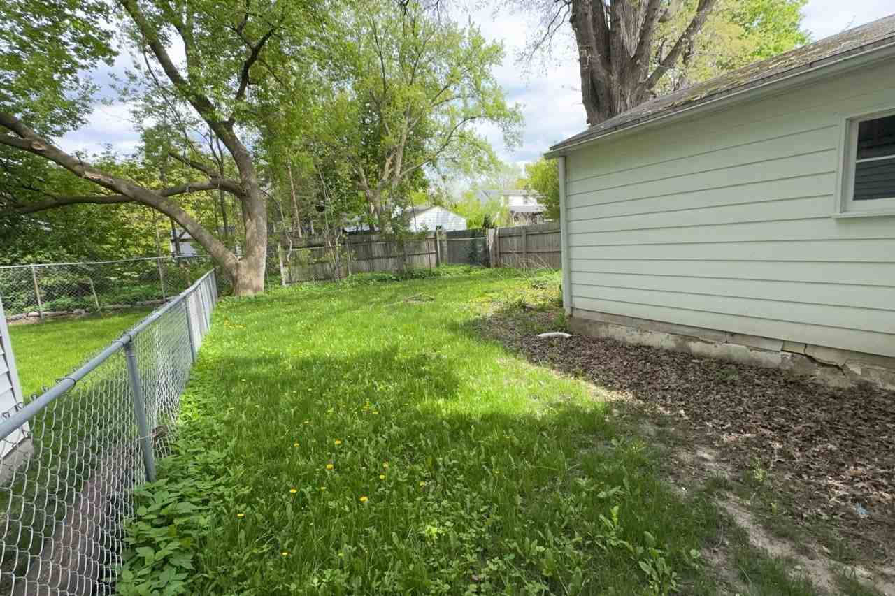 414 N Hayford Ave - Photo 2 of 13