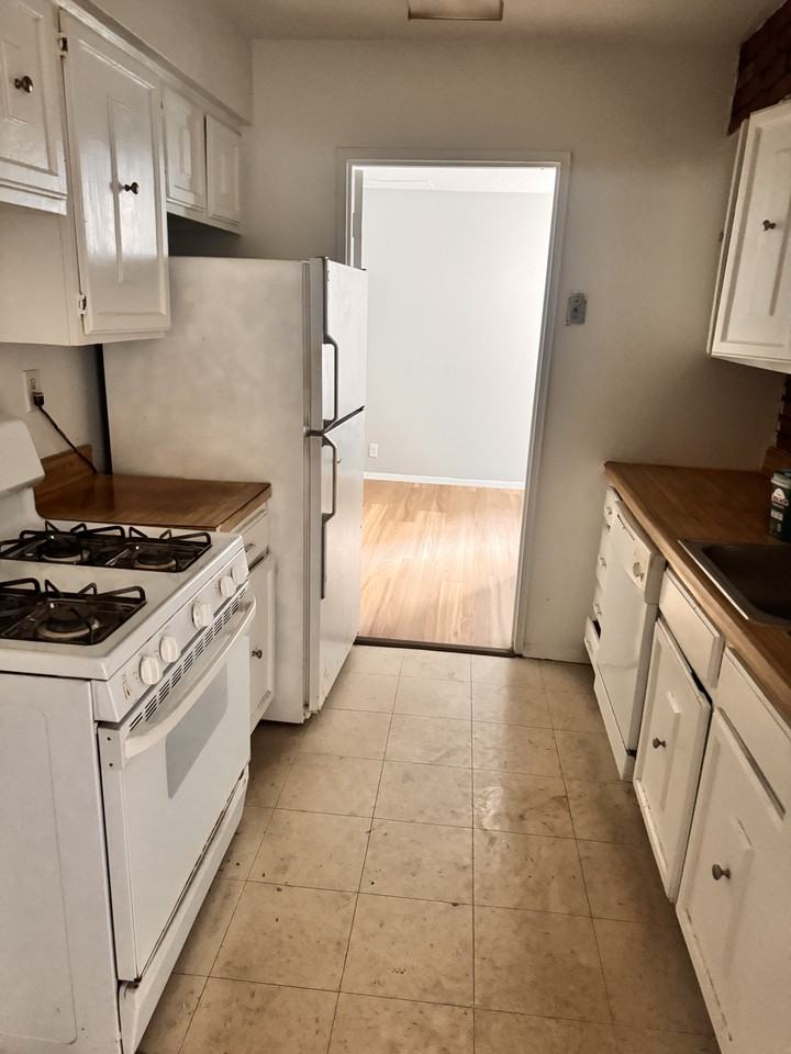 83-33 118th Street #1A - Photo 5 of 12