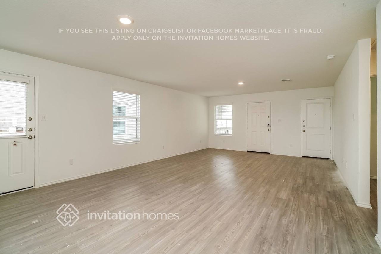 149 Parish Ln - Photo 4 of 17