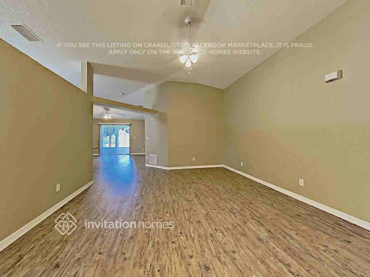 1052 Brumpton Pl - Photo 4 of 24