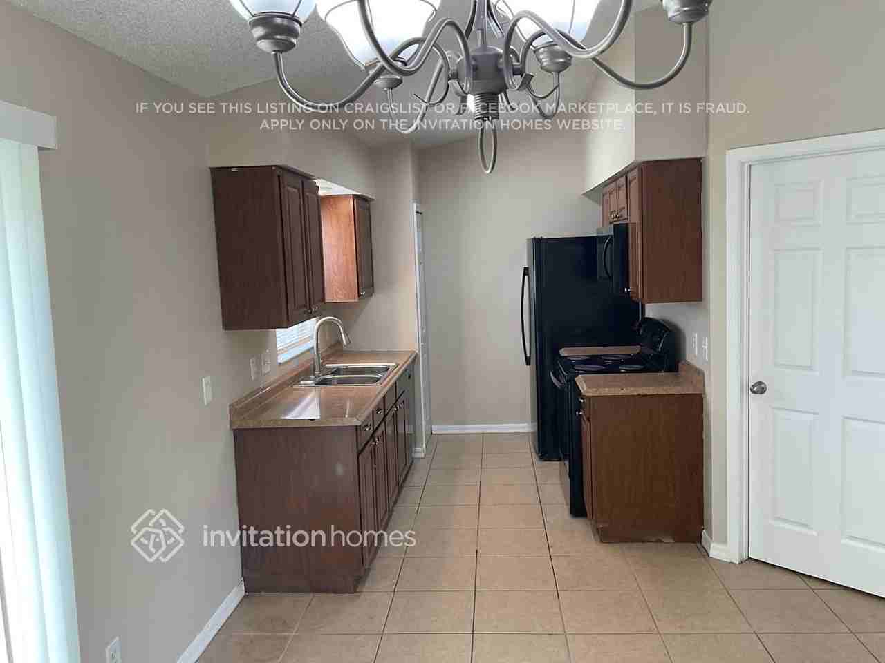 2830 Chalmer St - Photo 7 of 10