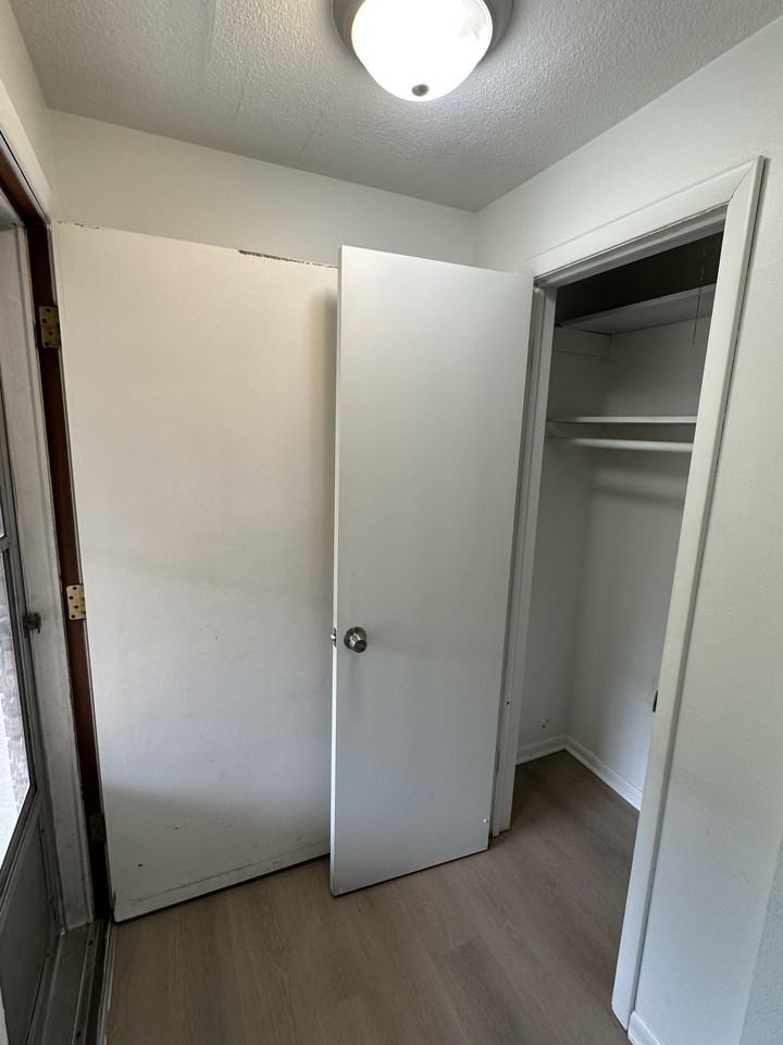 515 Coventry Dr #515 - Photo 2 of 11