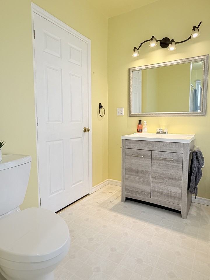 207 Kathleen Ave #2 - Photo 7 of 10