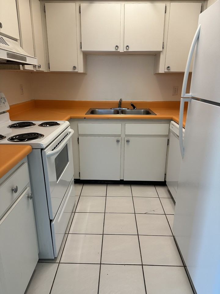 4800 Rilma Ave #148 - Photo 7 of 18