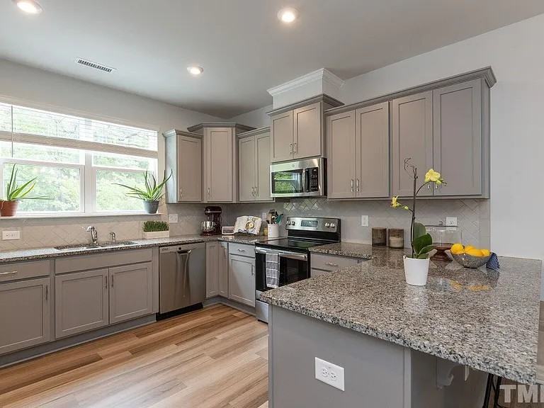 1381 Regents Ln #1 - Photo 6 of 19