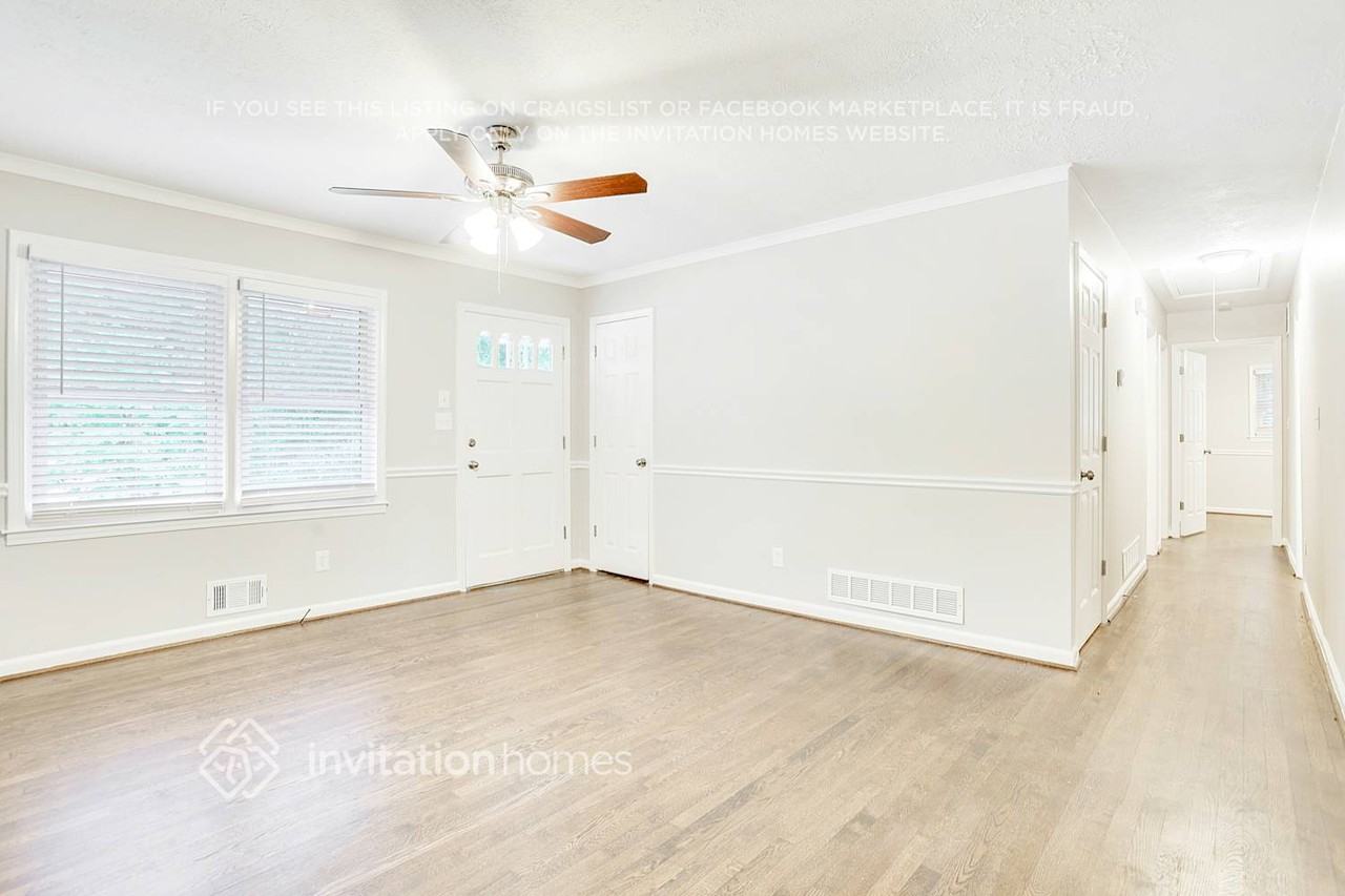 3770 Cherokee Trails Dr Sw - Photo 3 of 19