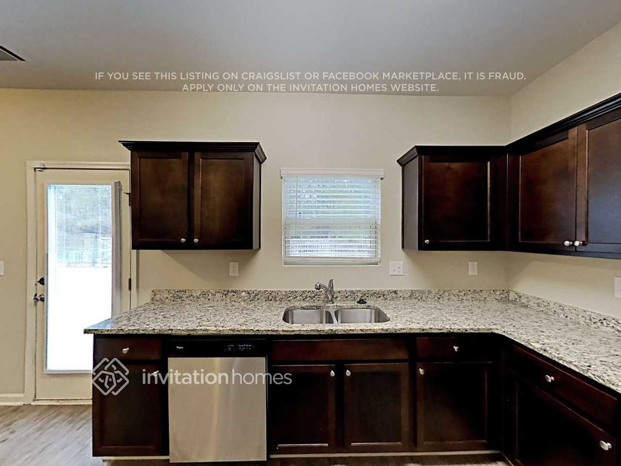 3729 Pamela Dr Se - Photo 7 of 18