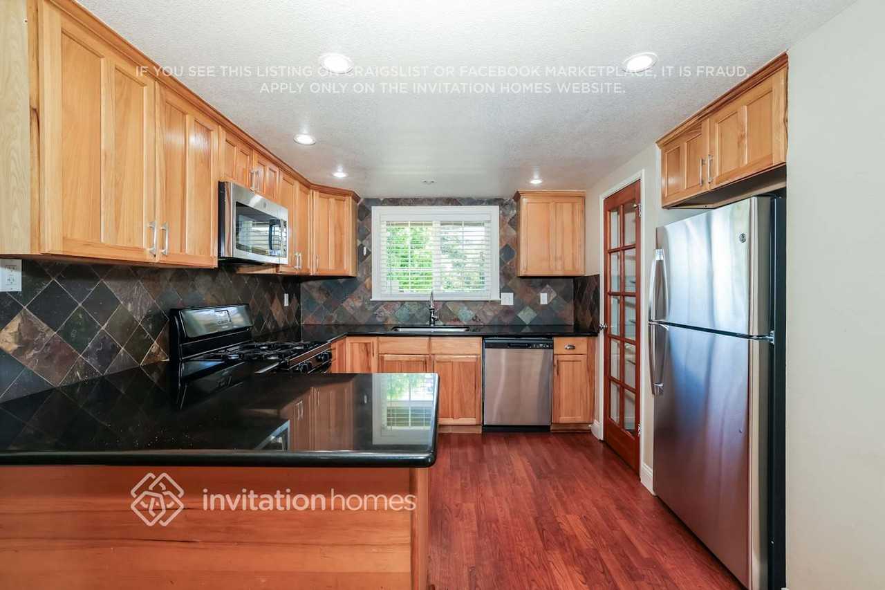 3343 Hacienda Way - Photo 7 of 17