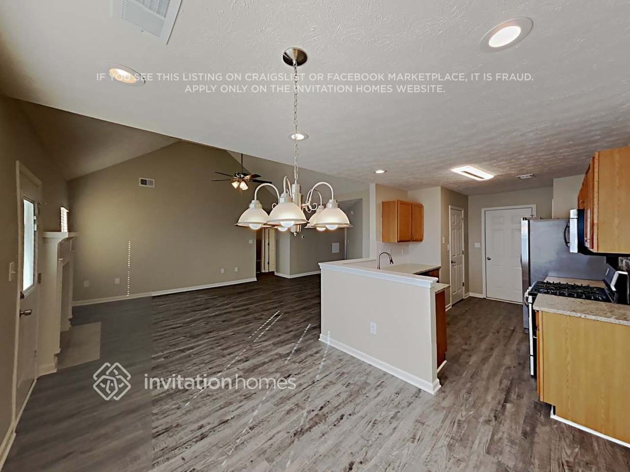 321 St Charles Ave - Photo 4 of 15