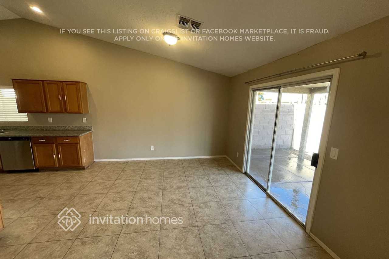 8934 W Encanto Blvd - Photo 4 of 15