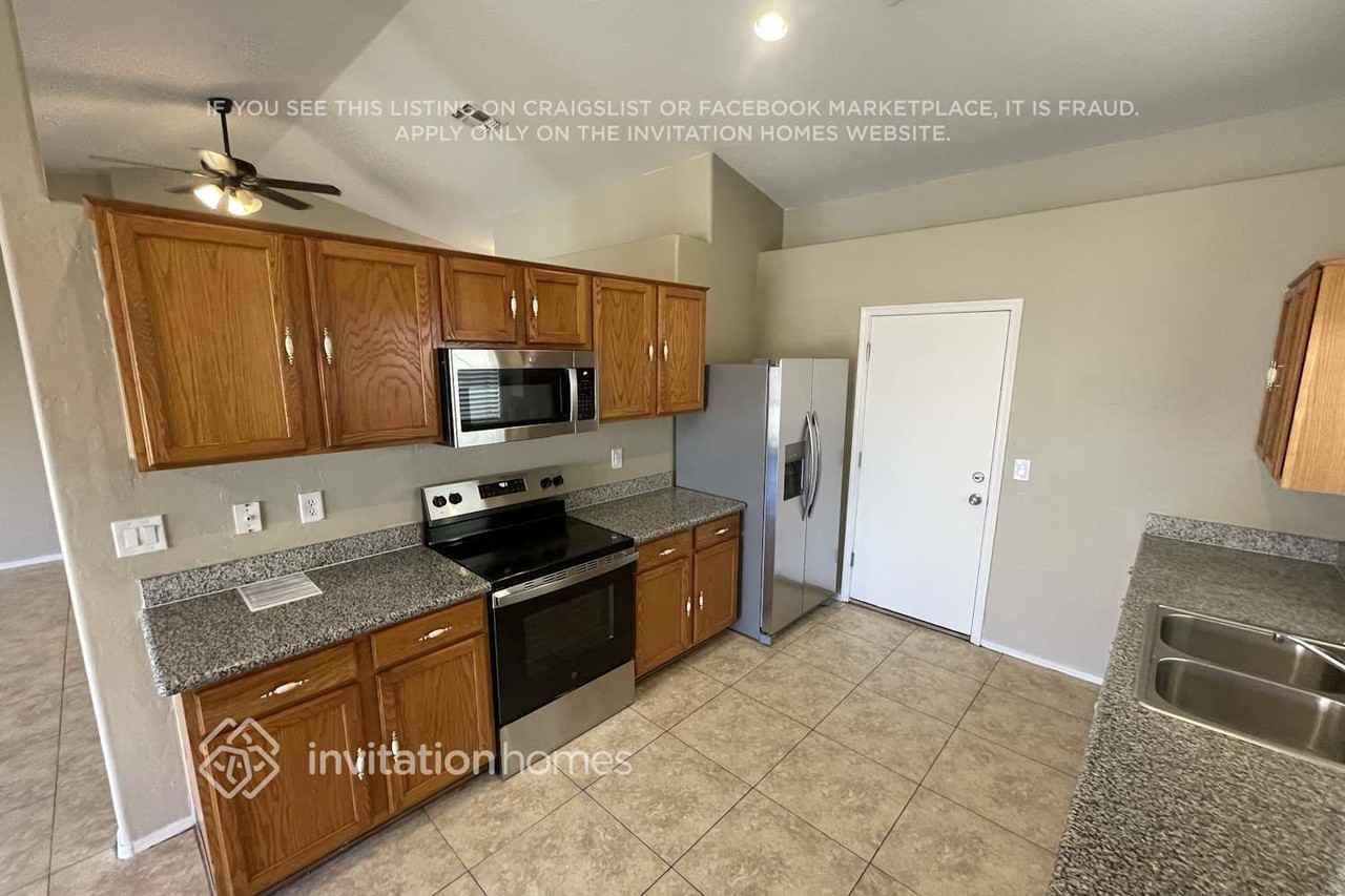 8934 W Encanto Blvd - Photo 5 of 15
