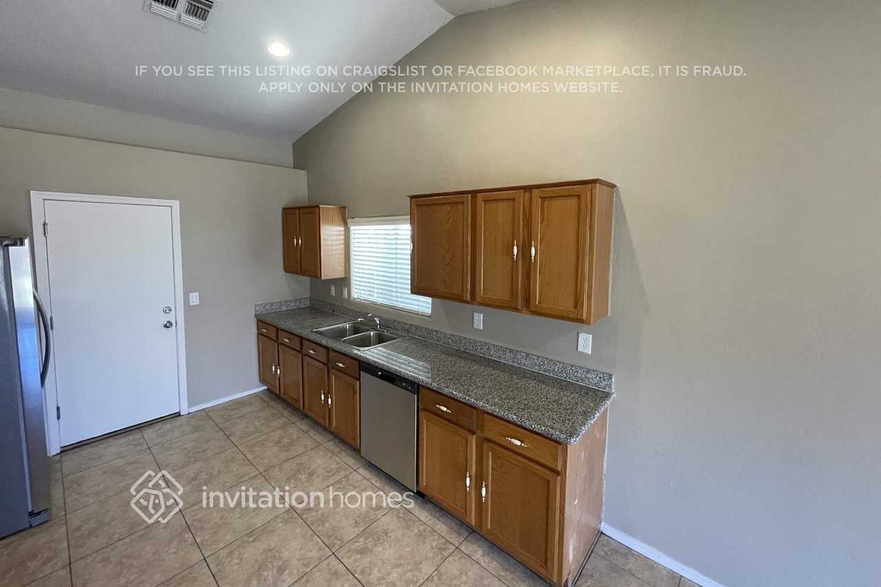 8934 W Encanto Blvd - Photo 6 of 15